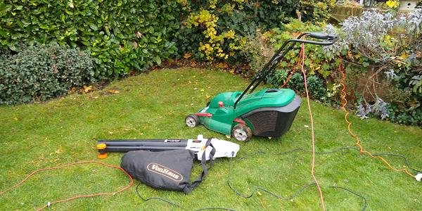 Vonhaus deals lawn mower