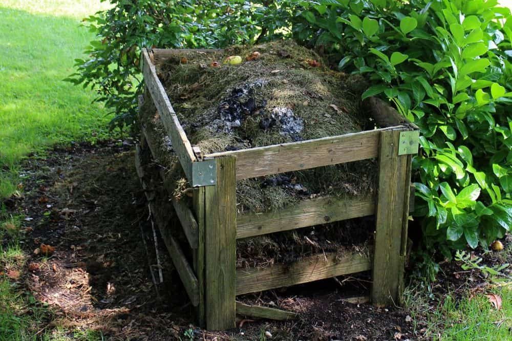 Cold compost heap - takes up much more space than Rapid composting