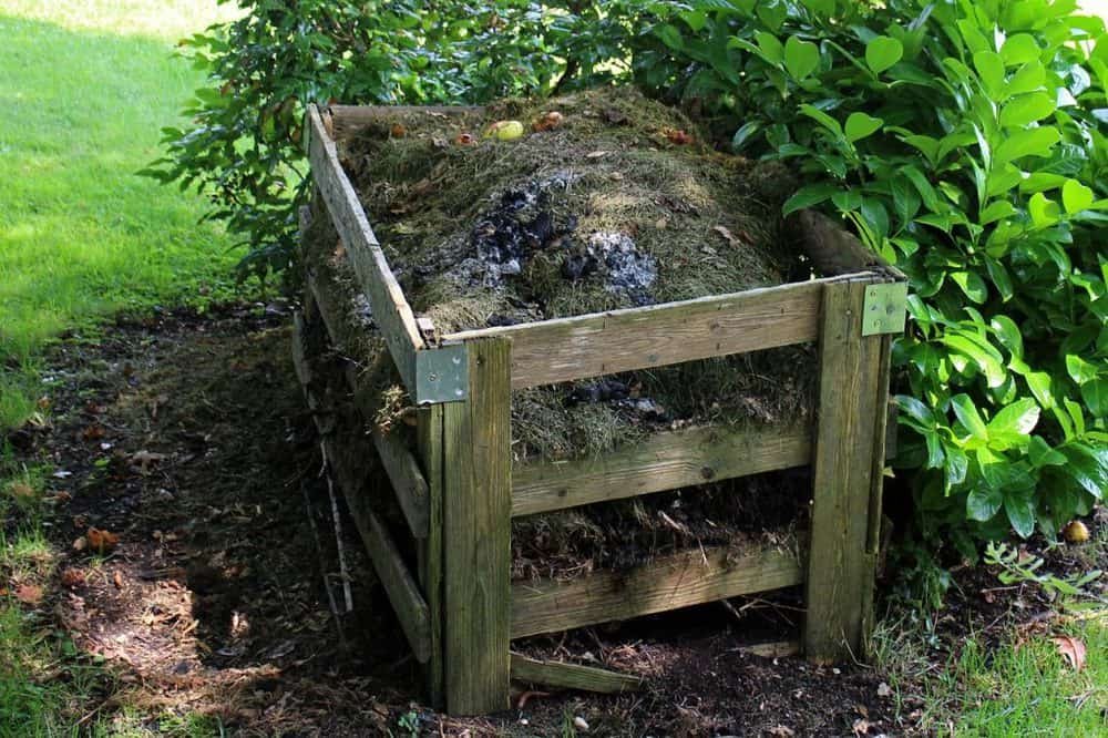 Processing Organic Waste For Your Compost with a Chipper Shredder