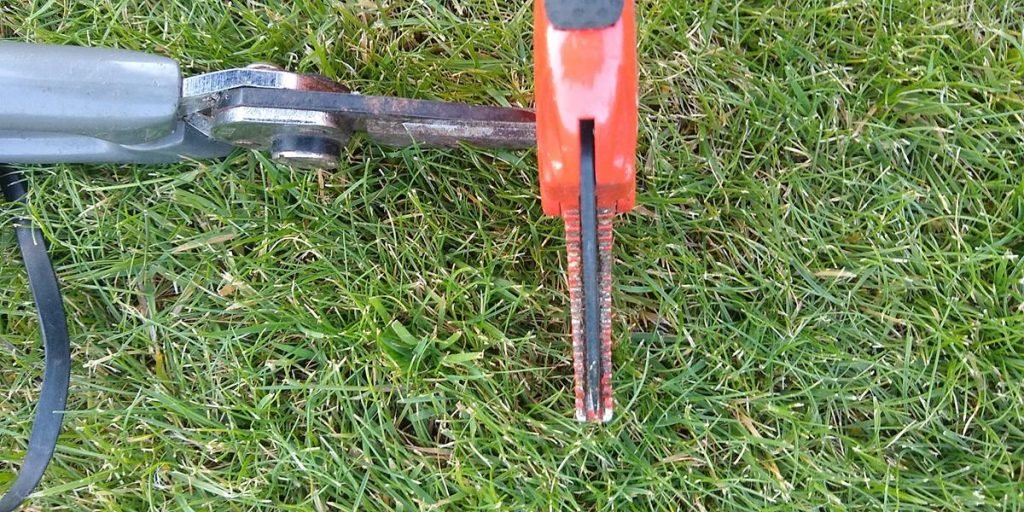 Anvil Vs ByPass Secateurs and Loppers – Why you Should Care 2